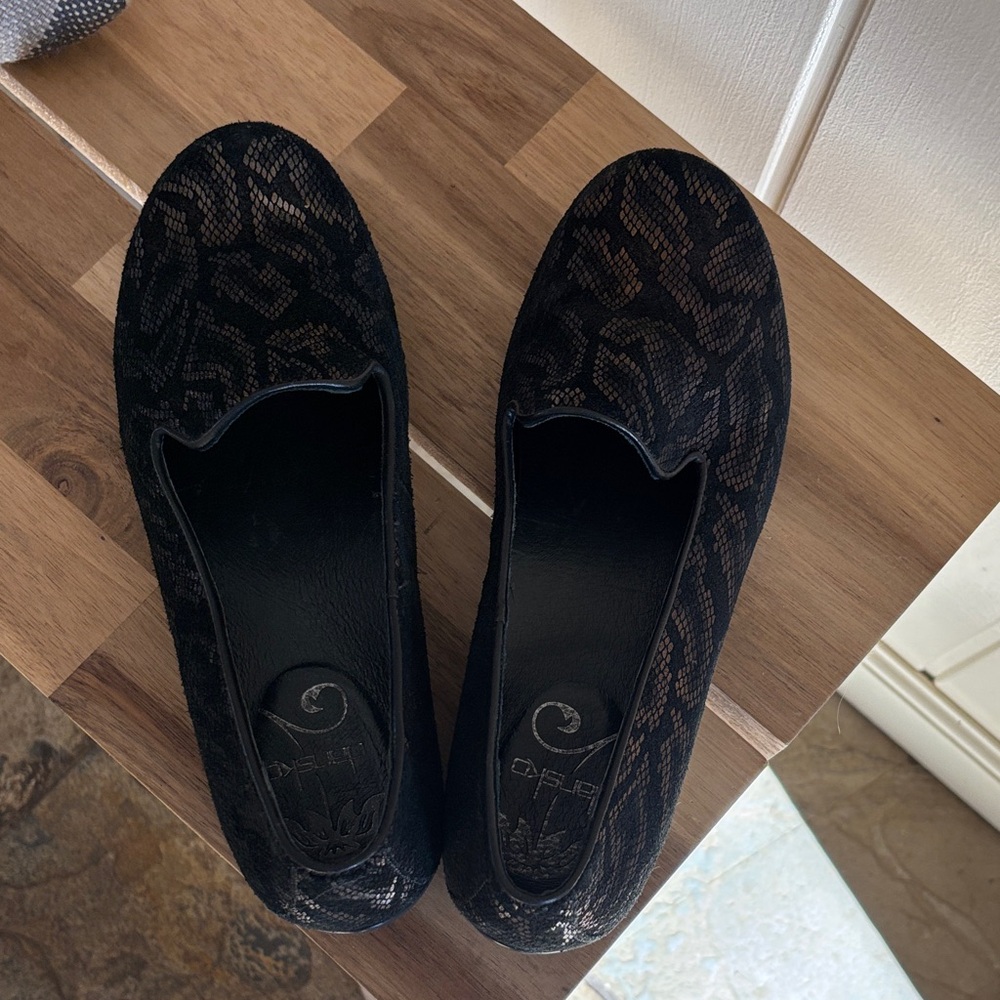 Dansko Olivia‎ in Black/Bronze Snake Print Leather